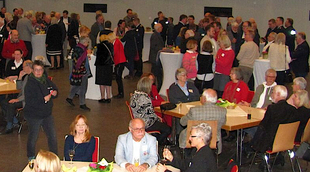 Menschen beim Neujahrsempfang in Barsinghausen