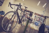 Fahrrad in Reparaturwerkstatt