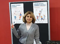 Foto: Frau auf dem Messestand Frauenpower