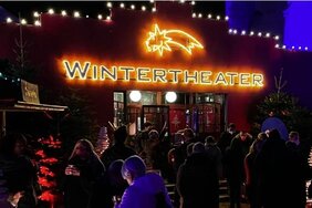 Foto: Eingang zum Wintertheater Braunschweig