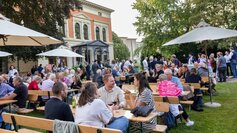 Netzwerken beim Sommerfest im Haus des Braunschweiger Löwen