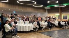Lebendig und vielfältig – so präsentierte sich das Ehrenamt bei der Veranstaltung im Meppener Saal Kamp, zu der sich zahlreiche Träger der Ehrenamtskarte eingefunden hatten. (Foto: Landkreis Emsland)